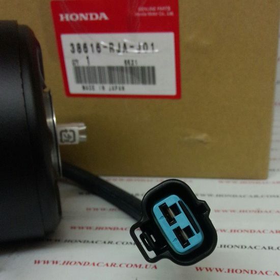 Мотор вентилятора охлаждения радиатора правый Honda 38616-RJA-J01