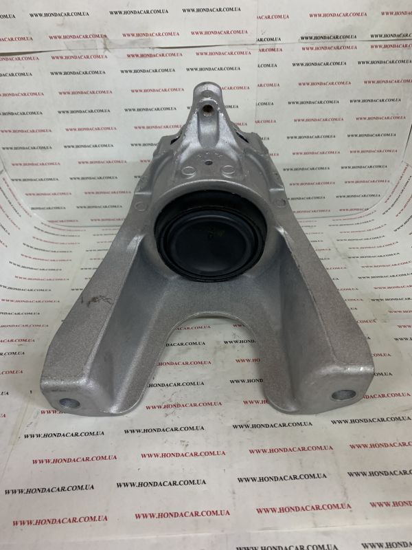 Подушка двигателя правая Honda 50820-TBA-A04