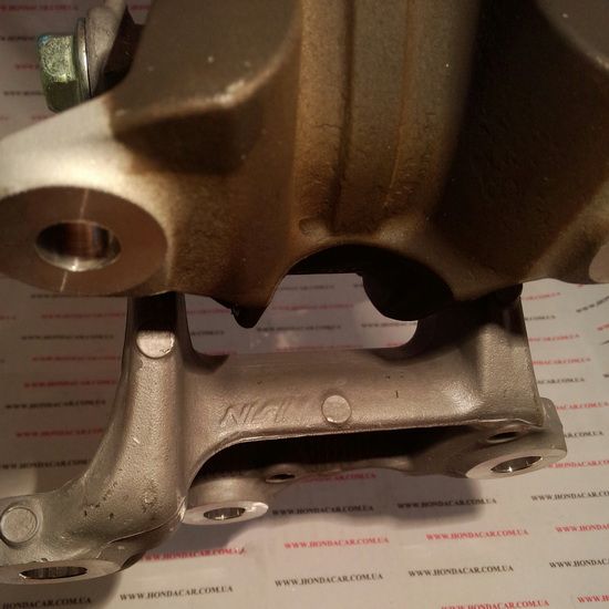 Подушка двигателя левая (КПП) Honda 50850-T0A-A81