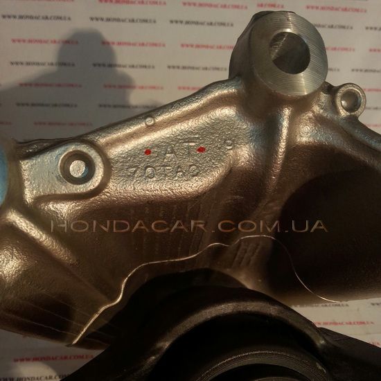 Подушка двигателя (КПП) верхняя Honda 50870-TA0-A03