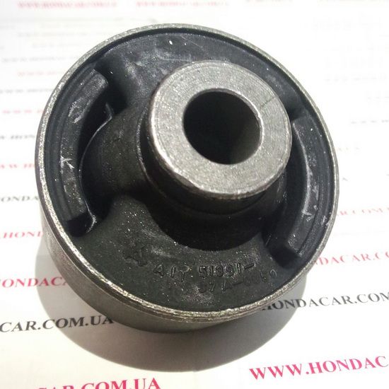 Сайлентблок переднего нижнего рычага передний Honda 51391-S7A-005