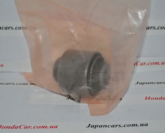 Сайлентблок заднего нижнего поперечного рычага задний Honda 52364-SJF-004