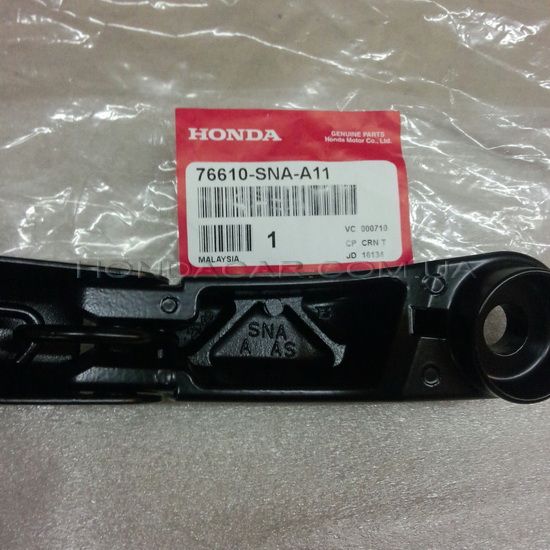 Поводок стеклоочистителя правый (пассажирский) Honda 76610-SNA-A11