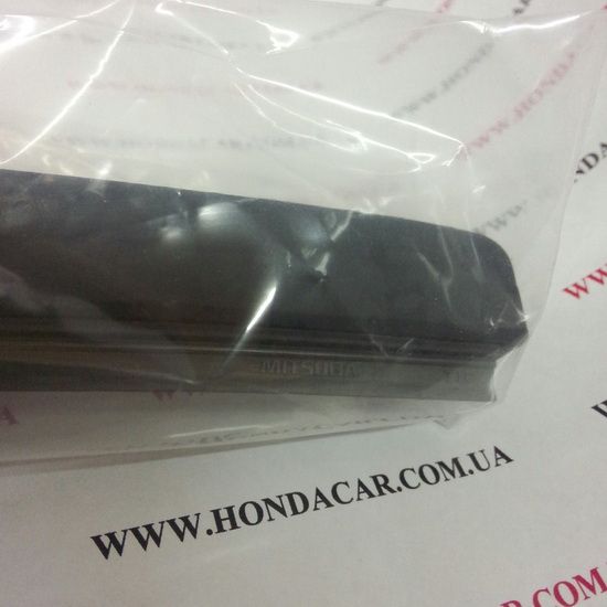 Щетка стеклоочистителя пассажирская (375 MM) бескаркасная правая Honda 76630-SEA-G11