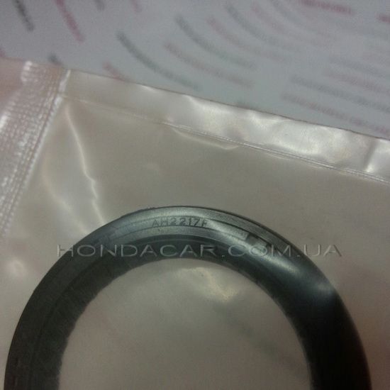 Сальник коленвала передний Honda 91212-PLC-003