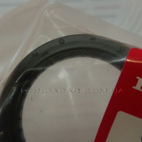 Сальник коленвала передний Honda 91212-PLC-004