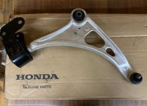 Рычаг передней подвески правый нижний Honda 51350-TZ5-A10