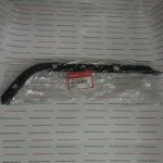 Кронштейн крепления заднего бампера левый Honda 71598-SNA-A02