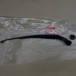 Поводок стеклоочистителя правый (пассажирский) Honda 76610-SNA-A11